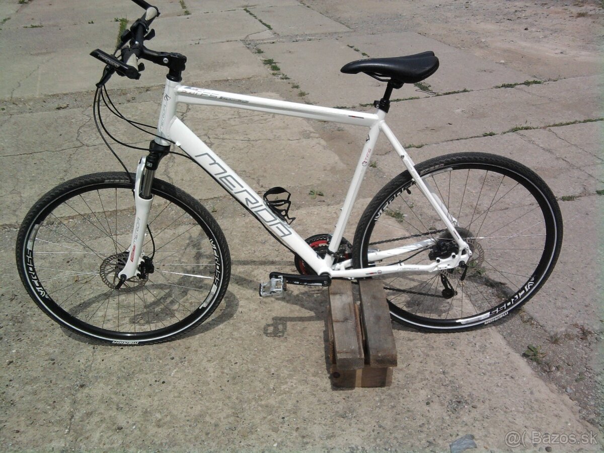 Predam crossovy bicykel znacky Merida TFS 300 crossway