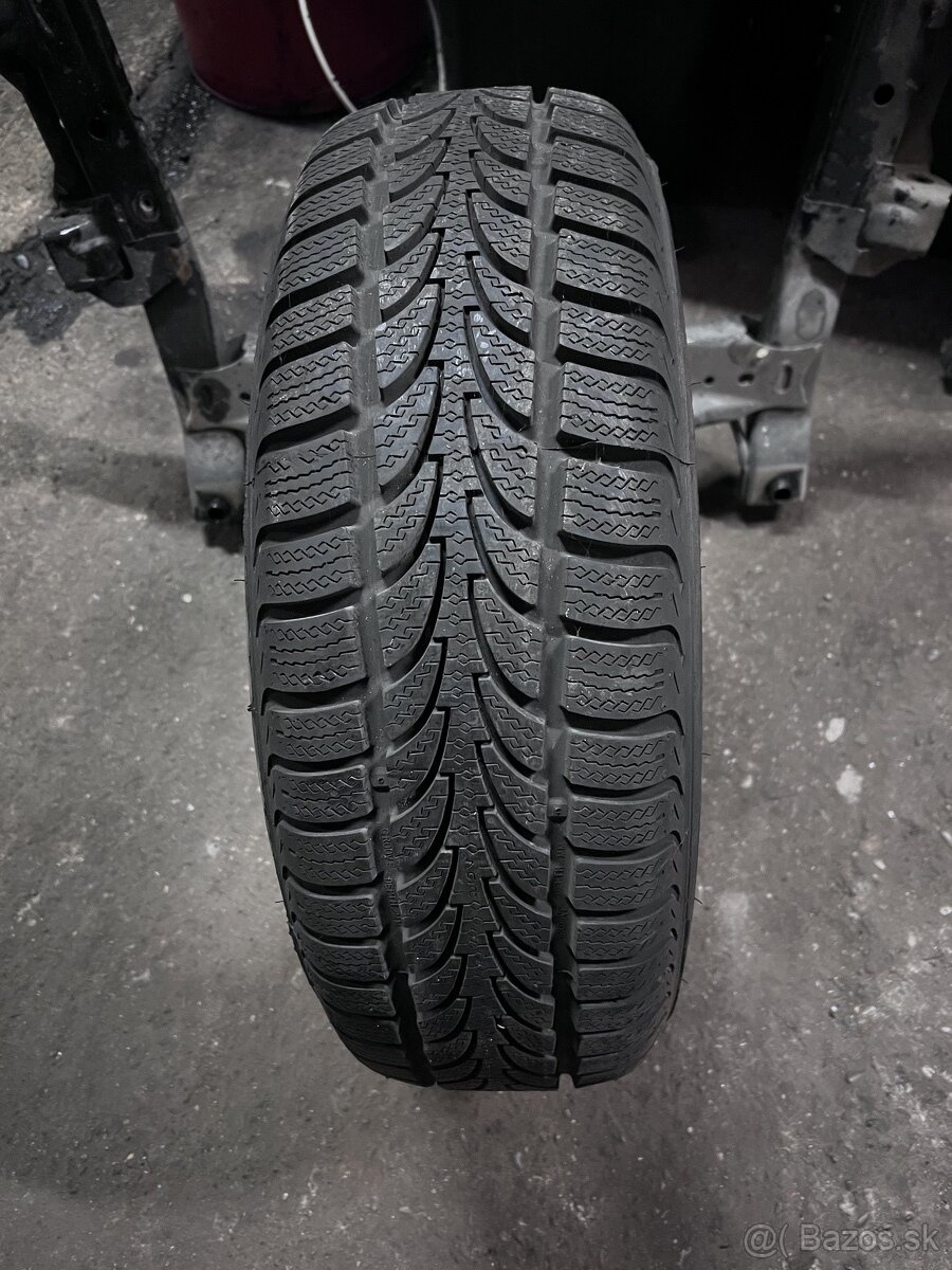 195/65 R15 Nokian