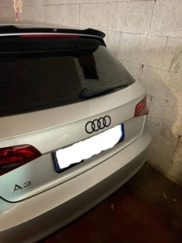 AUDI Čierne lesklé znaky