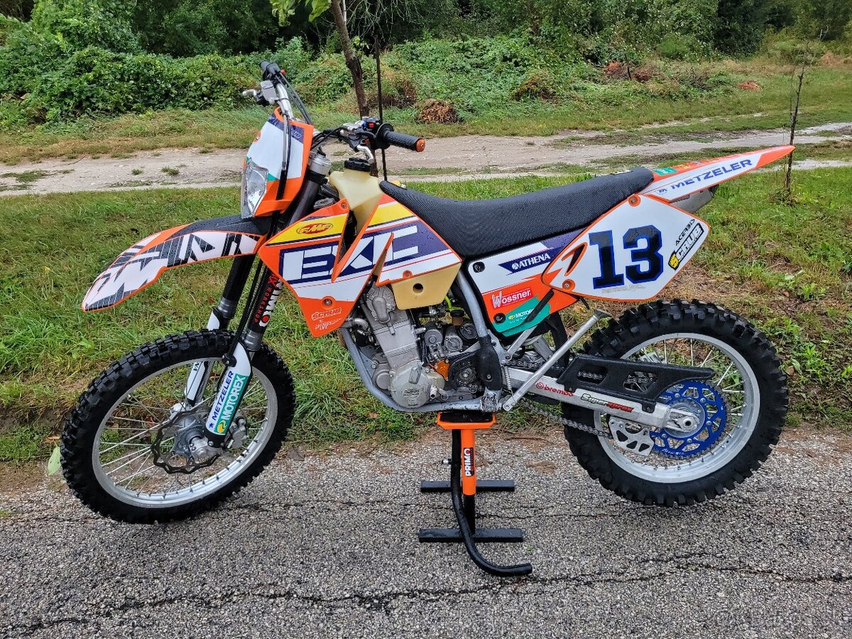 KTM EXC 520 elek. štartér doklady. príbal super stav