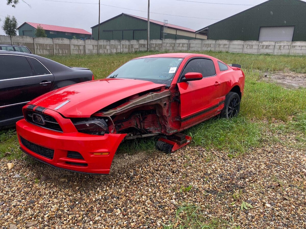 Ford Mustang 3.7 LIFT MODEL