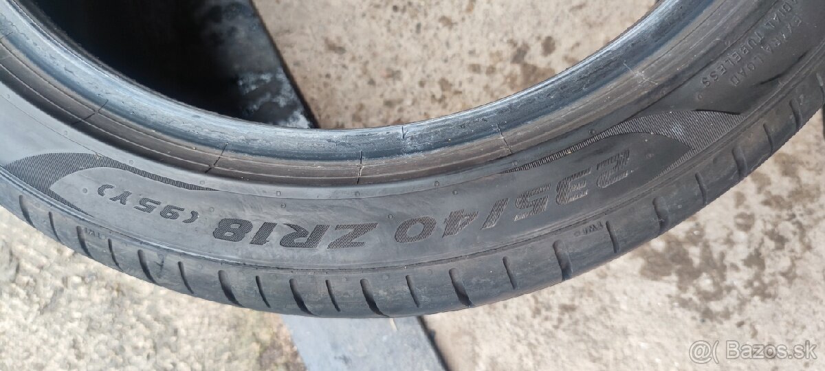Predám pneumatiku Pirelli p Zero pz4