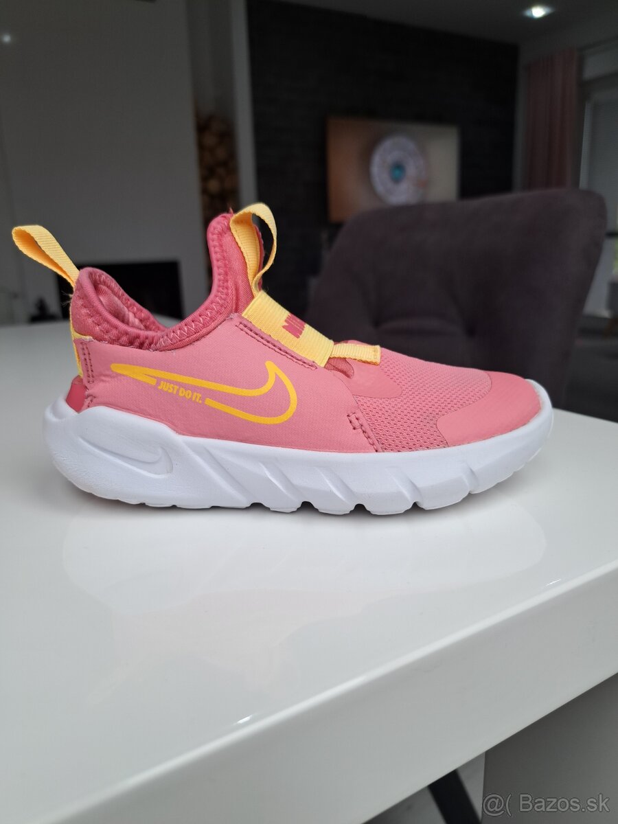 Nike tenisky 28