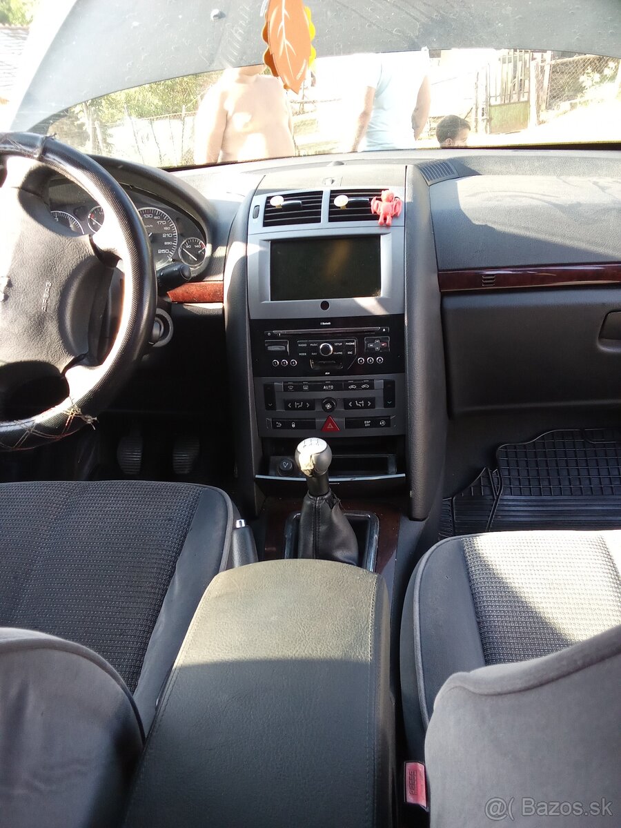 Predám dieli z Peugeot 407 SW