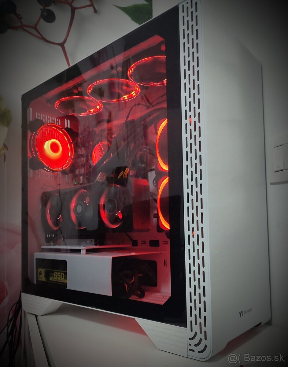 Ryzen 5 5600x / RX 6700 XT 12 GB DDR6 / 32GB DDR4