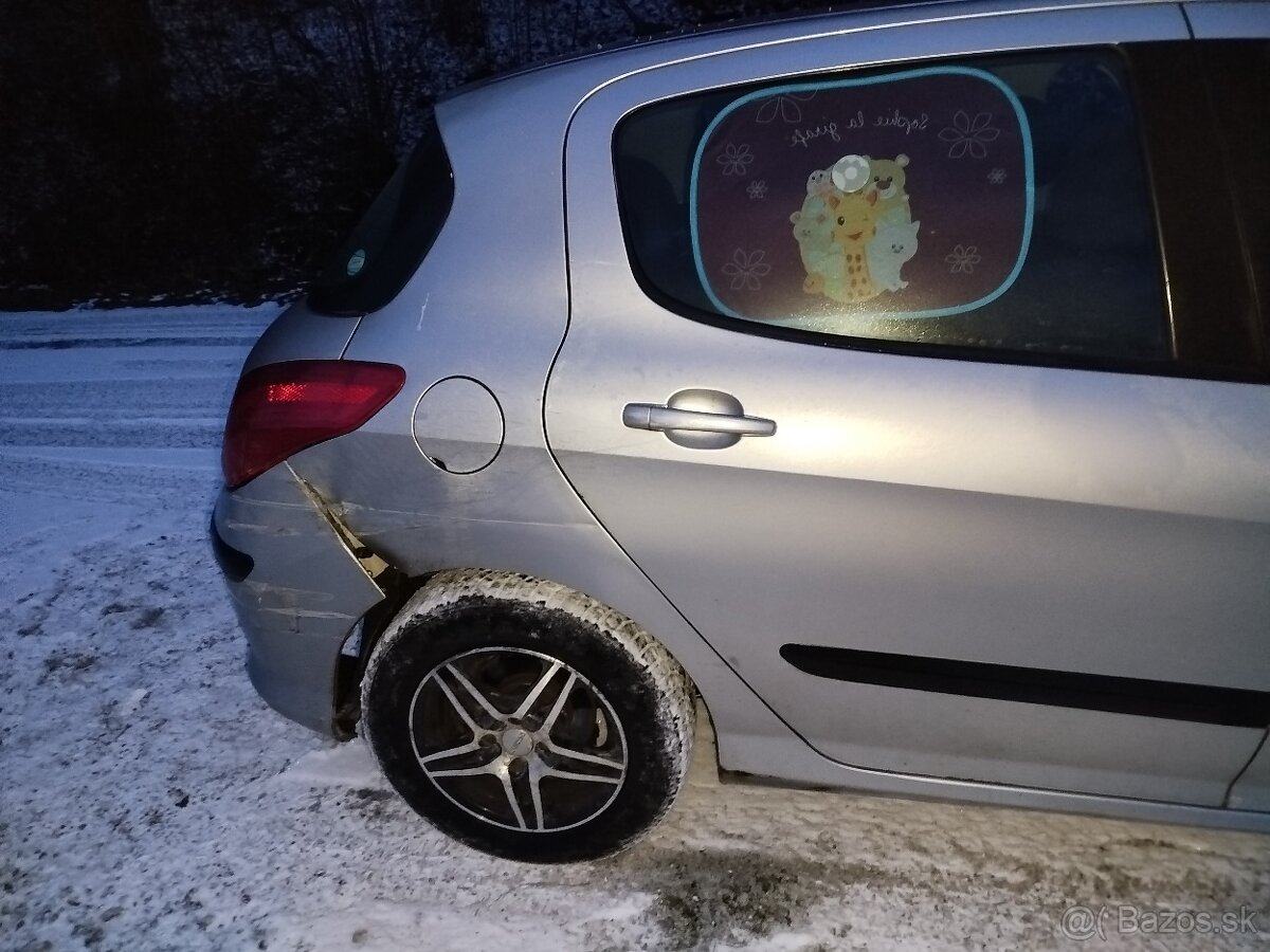 Predám v celku na náhradné dieli peugeot308