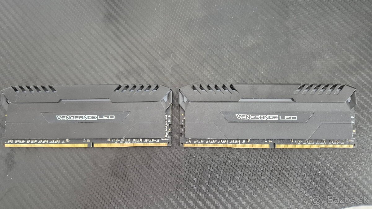 RAM DDR4 16 GB 3 200 Mhz - Corsair Vengeance LED