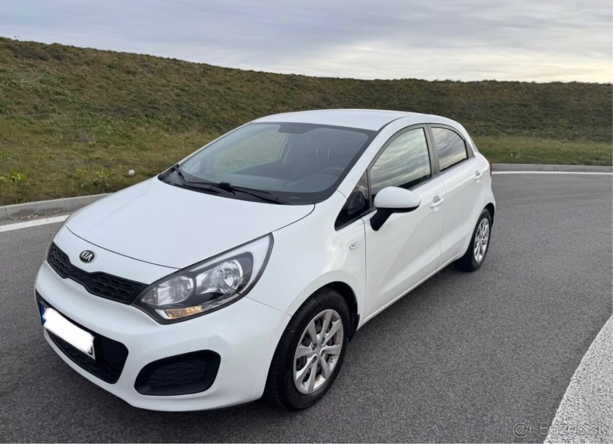 KIA RIO 1.2 BENZIN