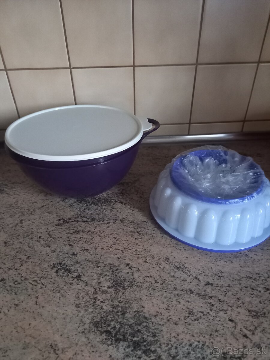 Tupperware kuchtik 4,5l a forma na studené dezerty Nove