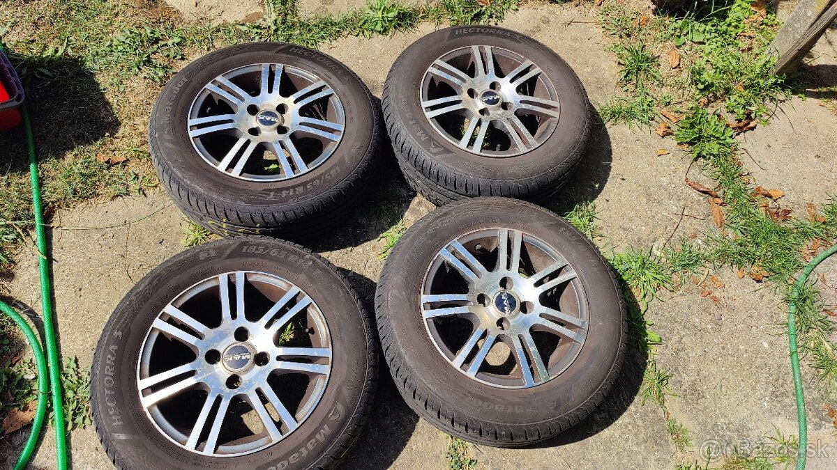 Hyundai 4x100 185/65R14 letné