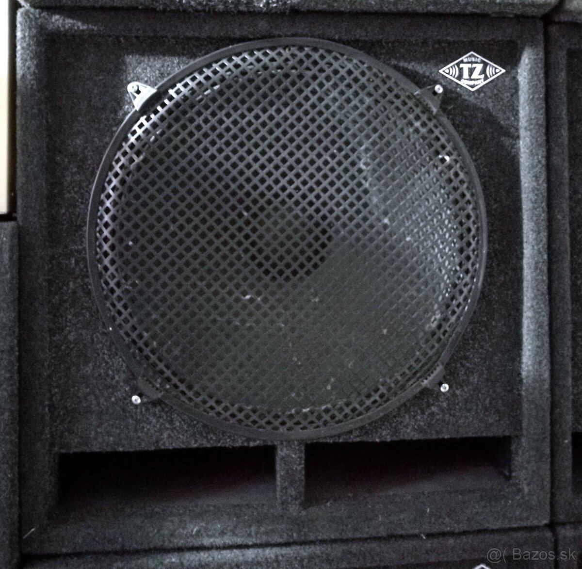 Predám subbasy kopie Dynacord Cobra Sub s 18“ bass reprom