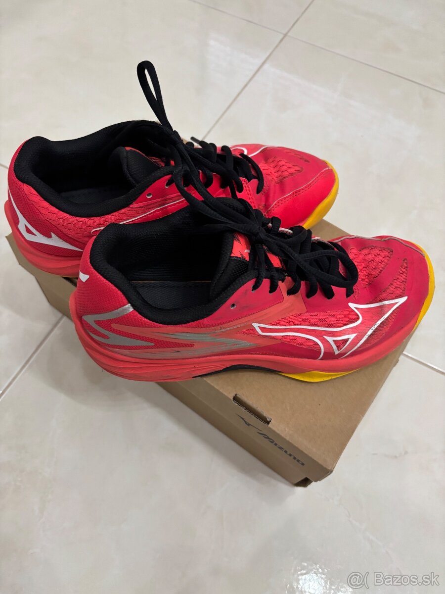 Chlapcenske halovky 38 mizuno