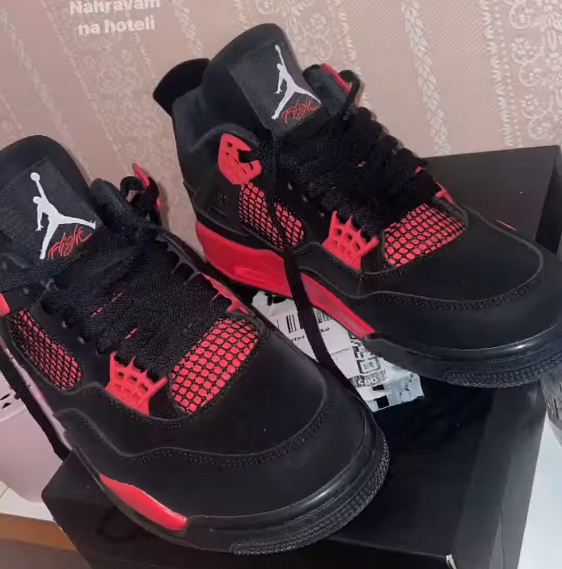 Jordan 4 red thunder