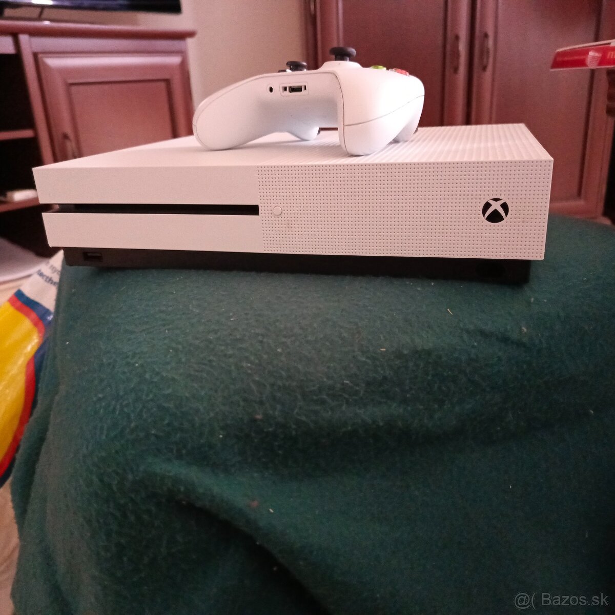 Predám Xbox one s 1TB