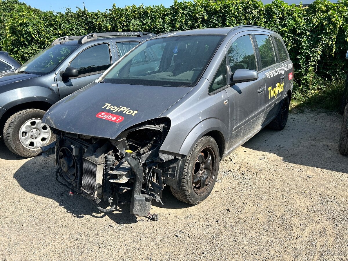 Opel Zafira 1,9cdti 74kw 7miestne s ťažným zariadením.