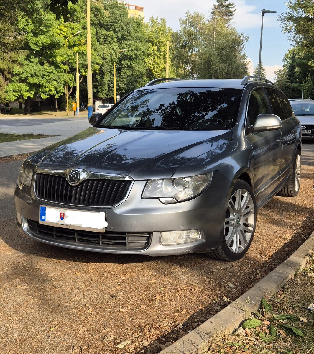 Škoda Superb Combi 2