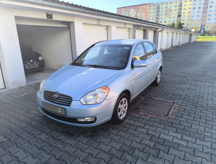 Hyundai Accent 1,5 CRDI + ťažné zariadenie