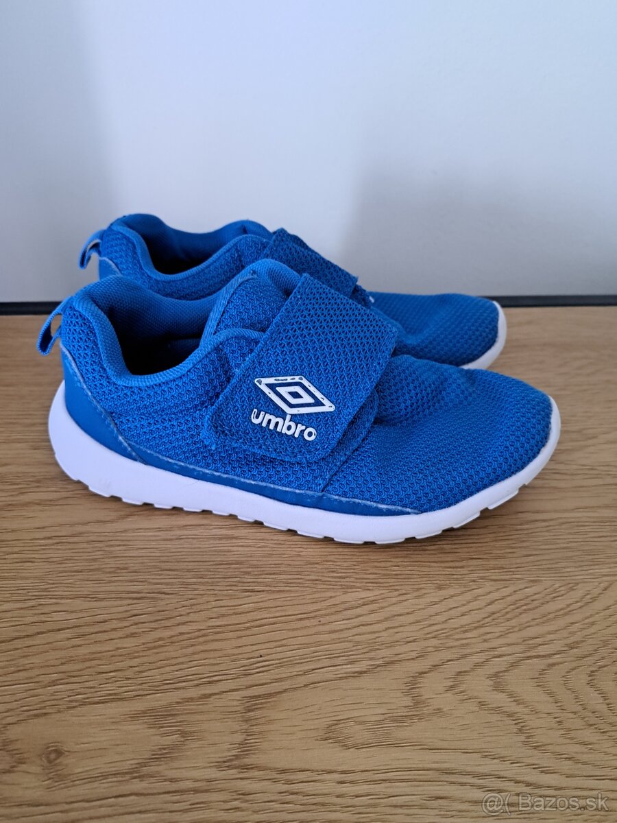 Umbro botasky v.33