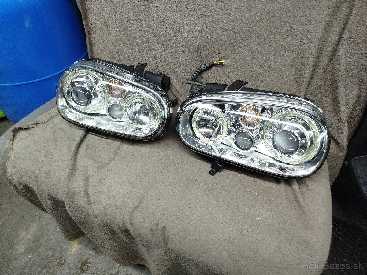 Predám ako nové predné svetlá angel eyes na vw golf 4