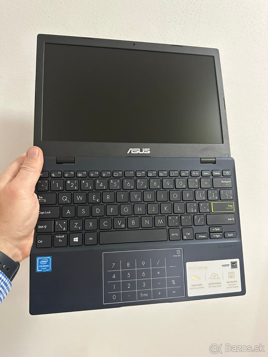 Predám zánovný notebook ASUS A210 + taška, uhlopriečka 11,6"