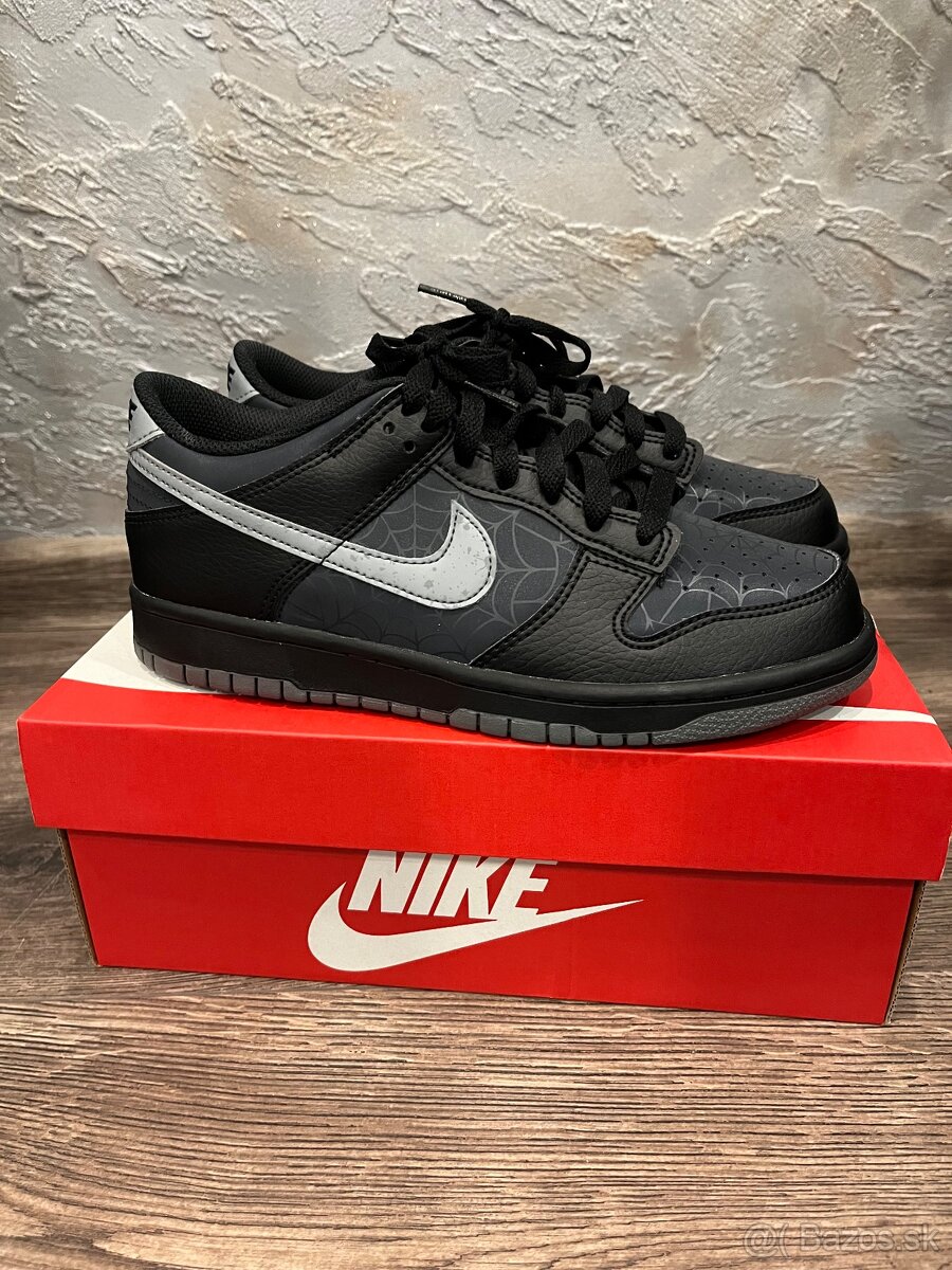 Nike dunk low symbiote