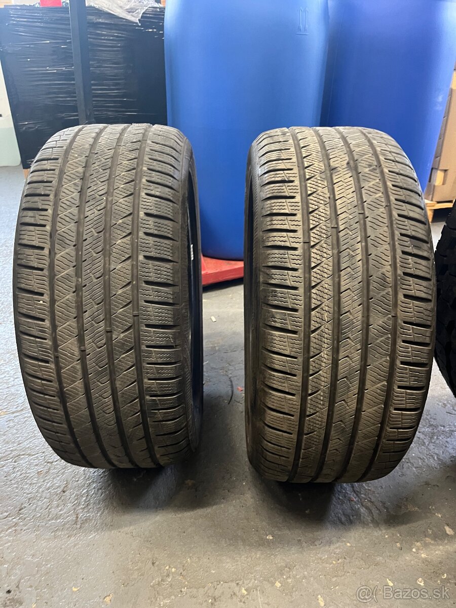 Vredestien 245/45R18