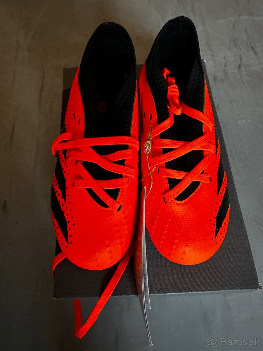 Kopačky adidas predator 28