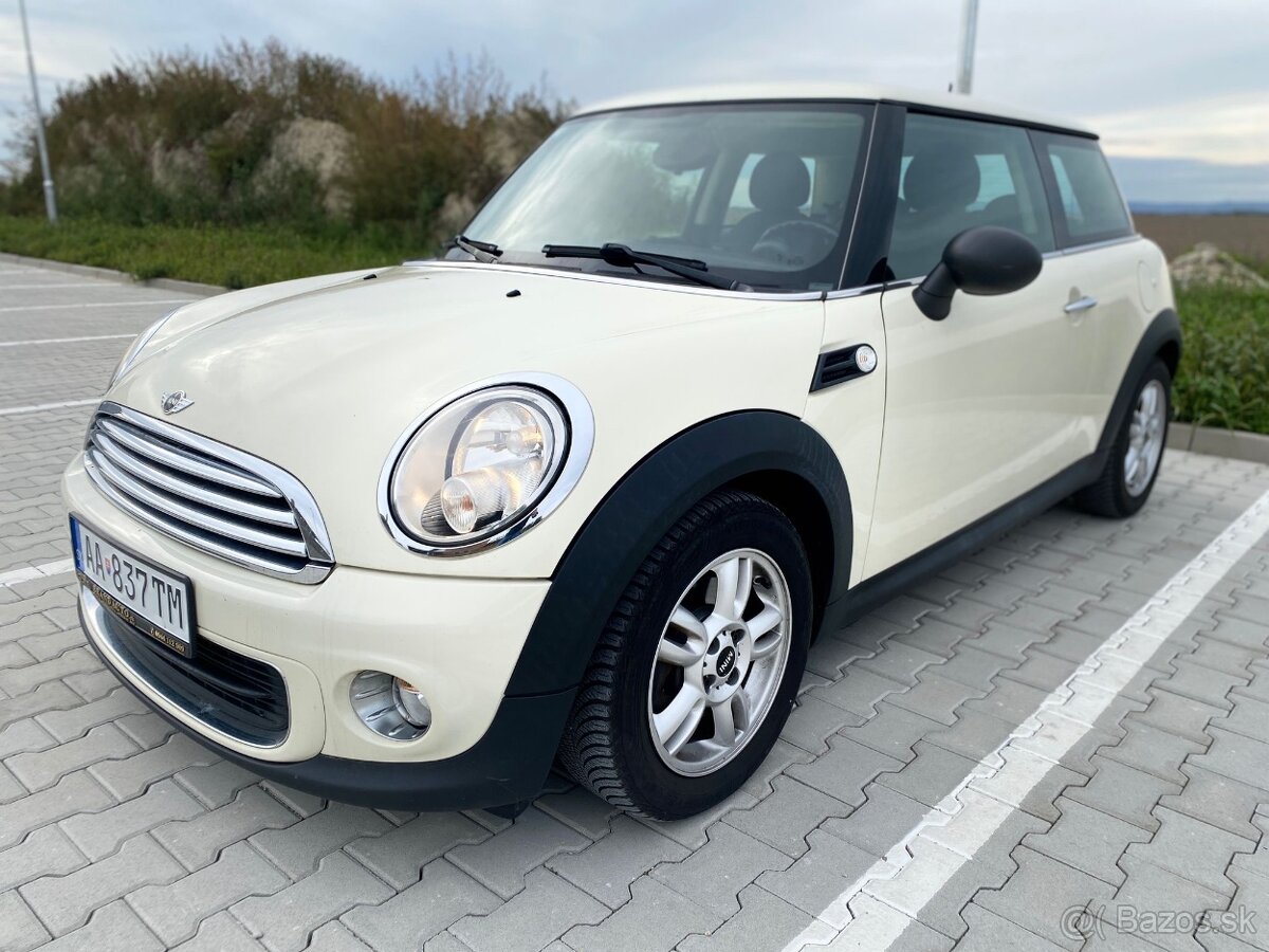 Mini Cooper 1,6benz. rok.2011