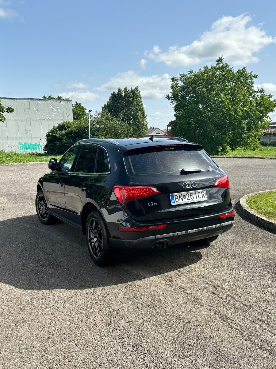 Audi Q5 manuál