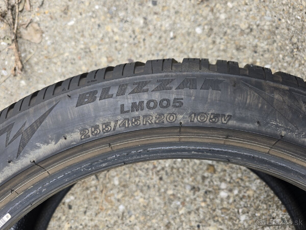 pneu Bridgestone BLIZZAK LM005 255/45 20 zimné 4ks