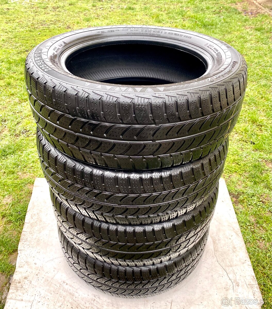 225/55 r17C zimné CONTINENTAL 107T