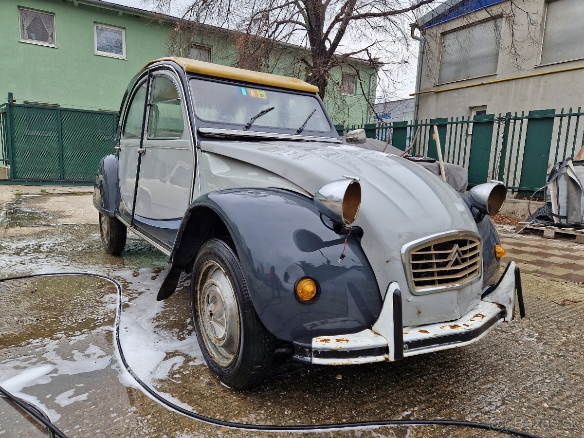 Citröen 2CV6 edicia CHARLESTON -  kačica