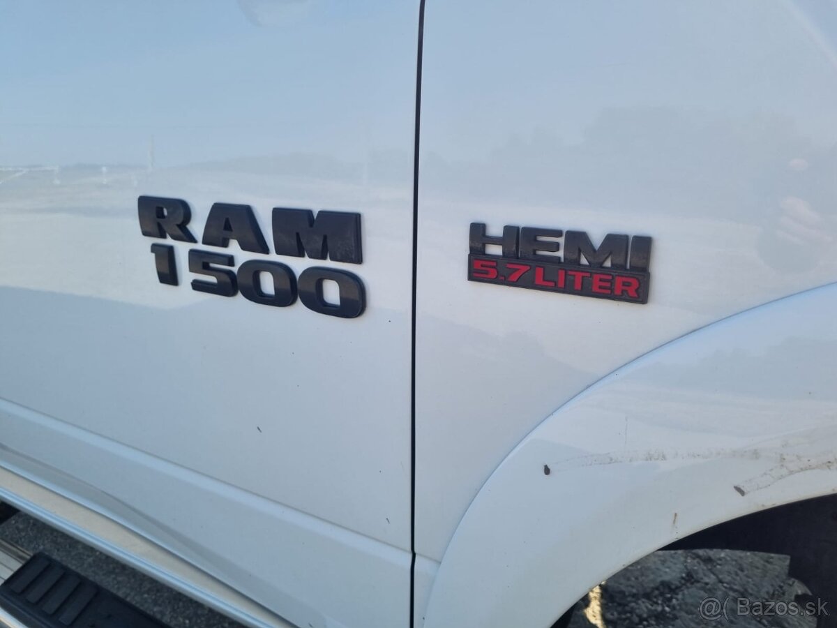 Dodge ram 1500 hemi alebo vymením za BMW x5m