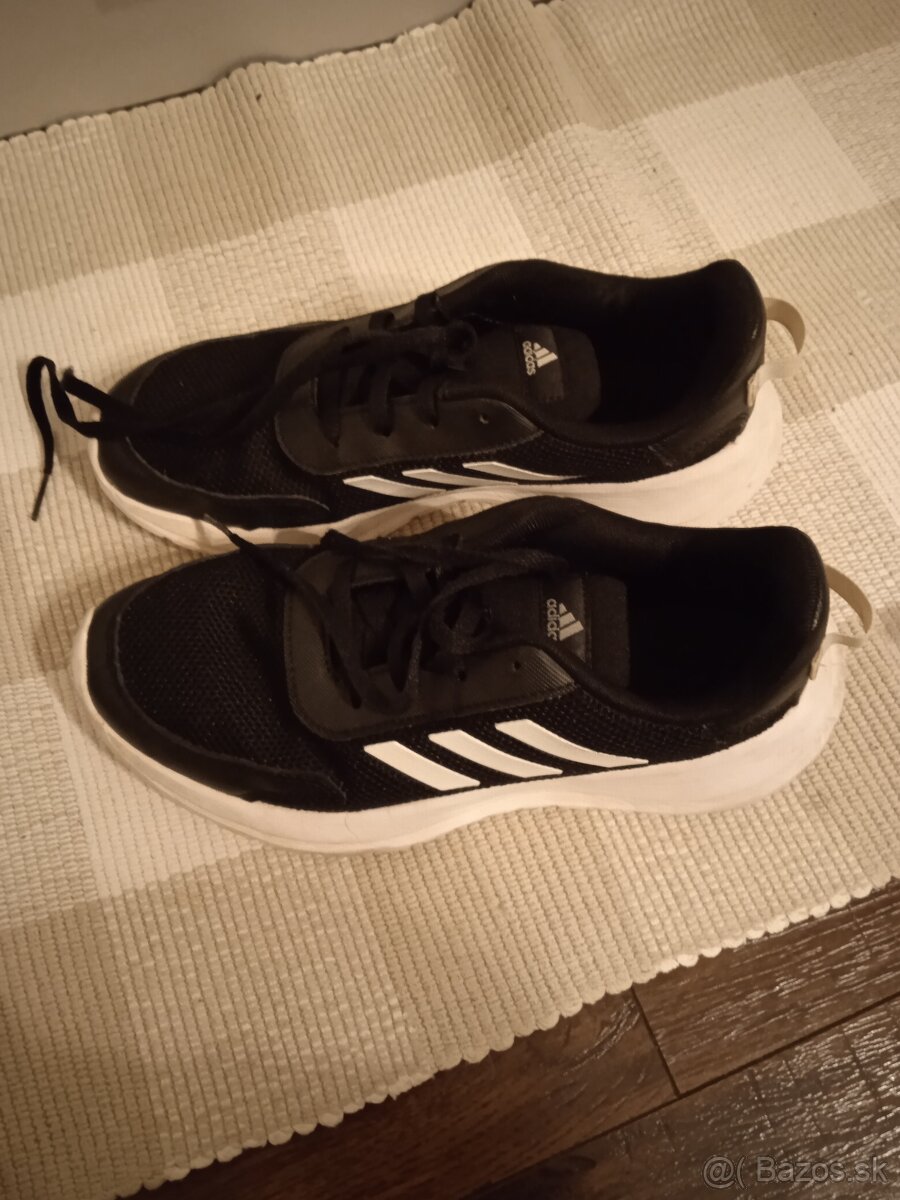 Dámske bežecké botasky Adidas vel.39