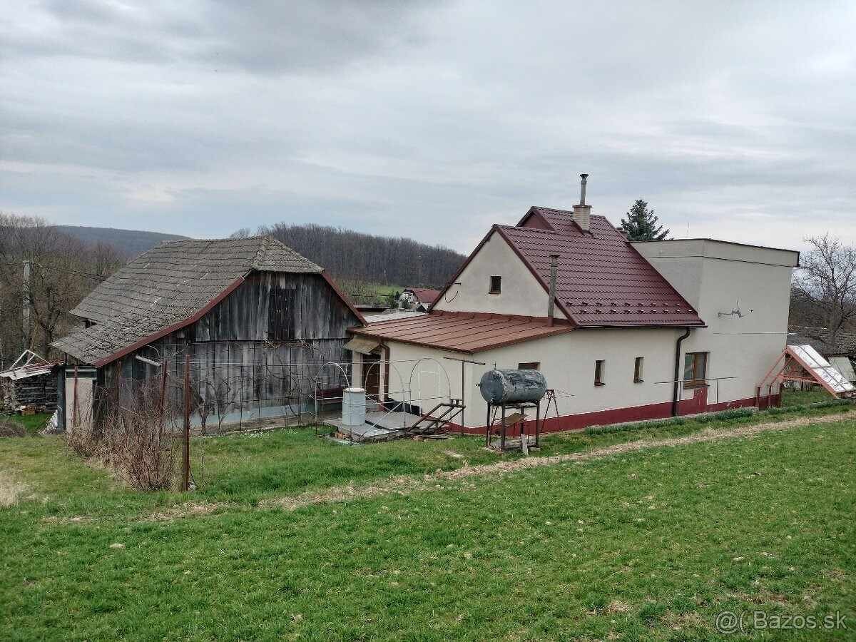 RODINNÝ DOM, STODOLA aPOZEMOK 4822m2 KOSTOLNÉ-BABULICOV VRCH