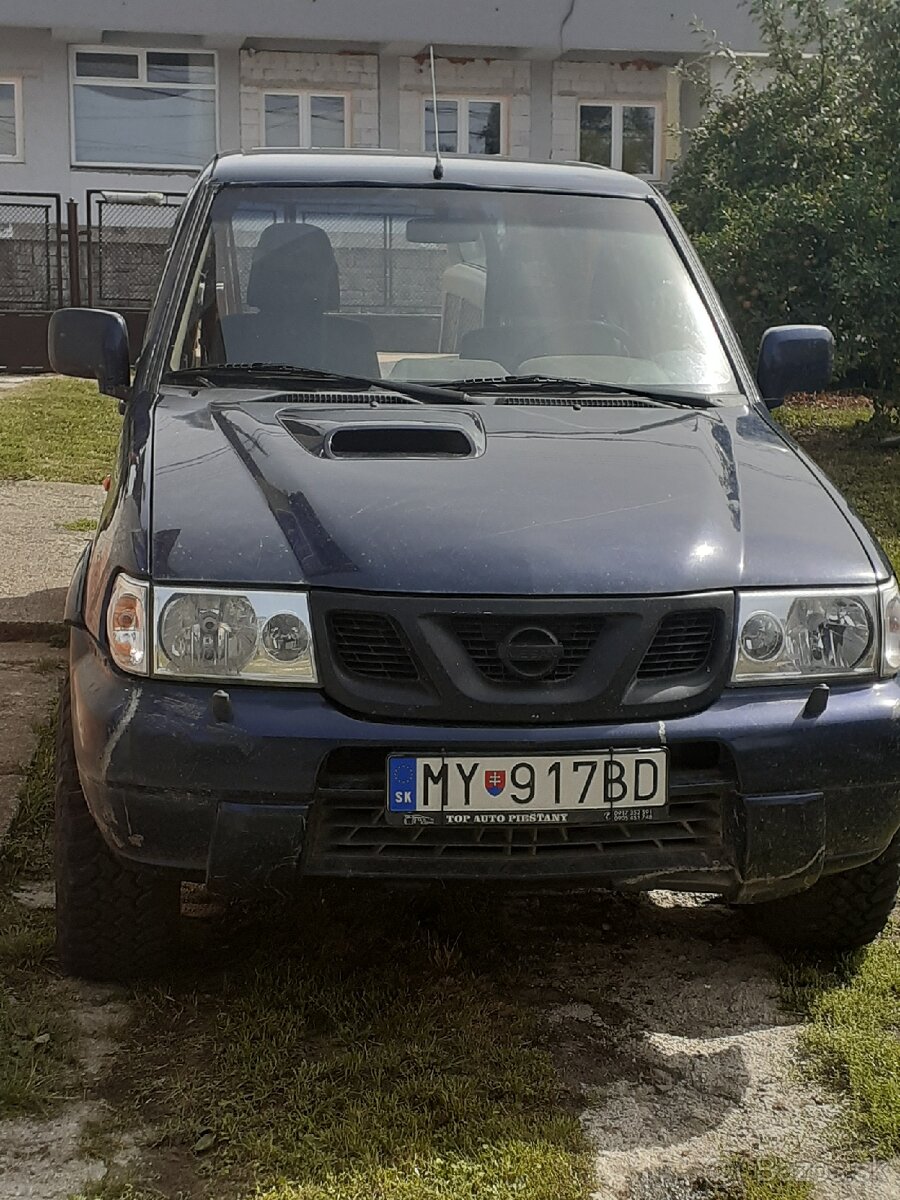 Nissan terrano