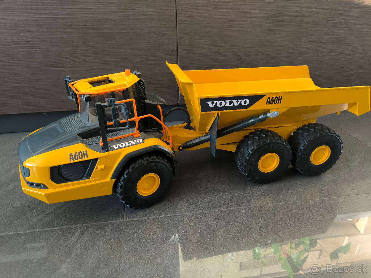 Bruder 2455 Volvo dumper A60H