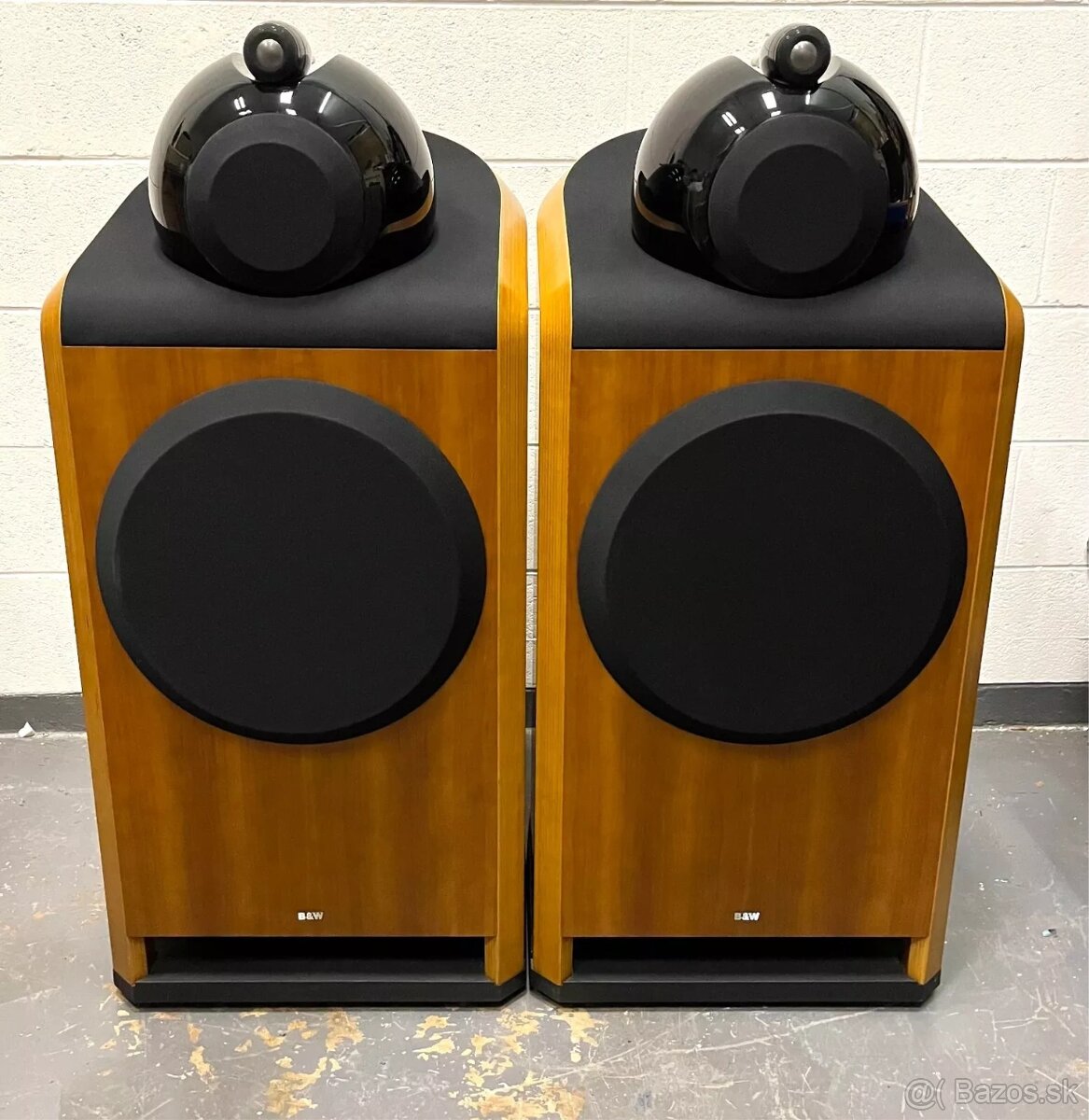 Bowers & Wilkins  B&W 801 Nautilus