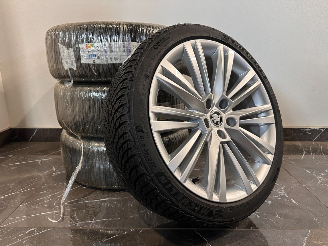 original skoda superb 3 / 4 r19 5x112 3V0601025ar