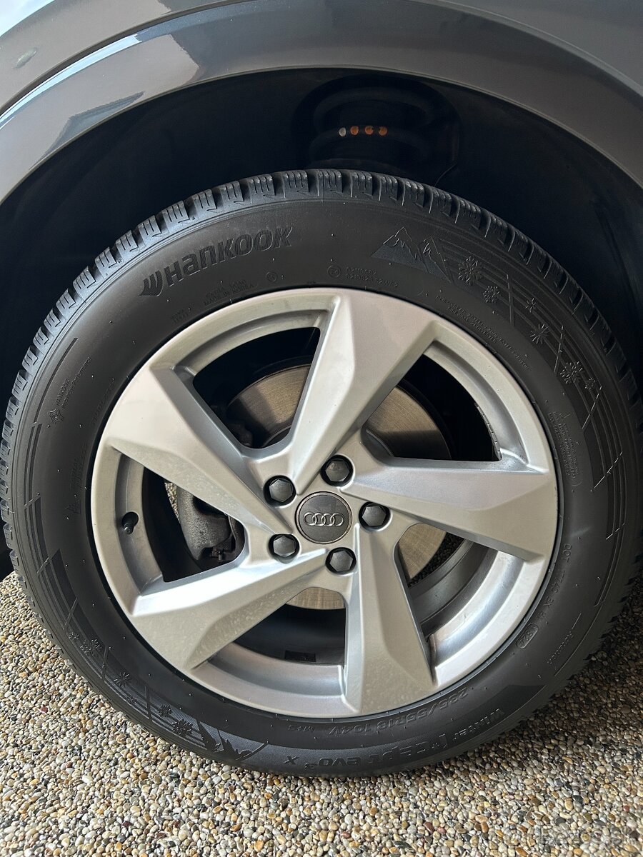 NOVÉ Hankook zimné pneu 4ks 235/55 R18 104V, dezén 9mm