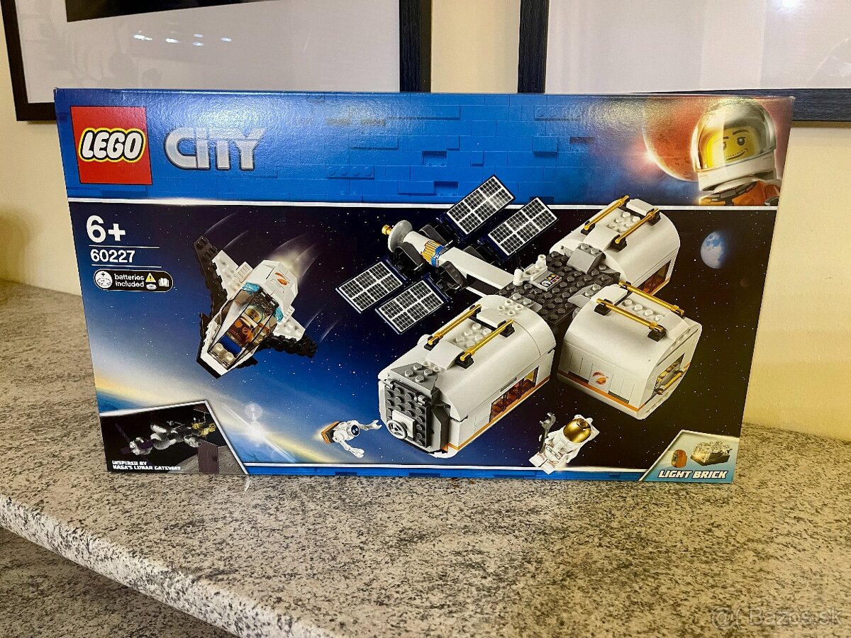 LEGO® City 60227 Lunar Space Station