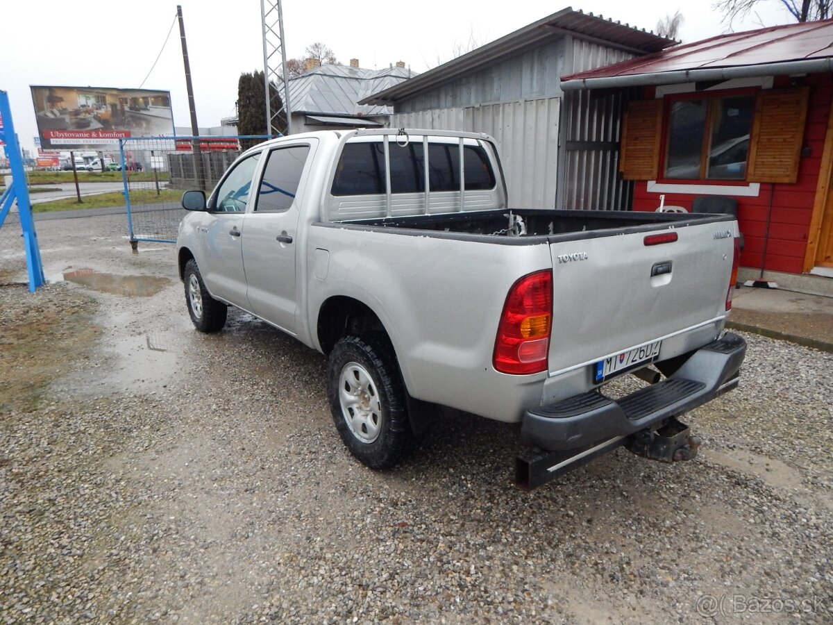 Toyota Hilux DC 2.5 I D-4D Terra