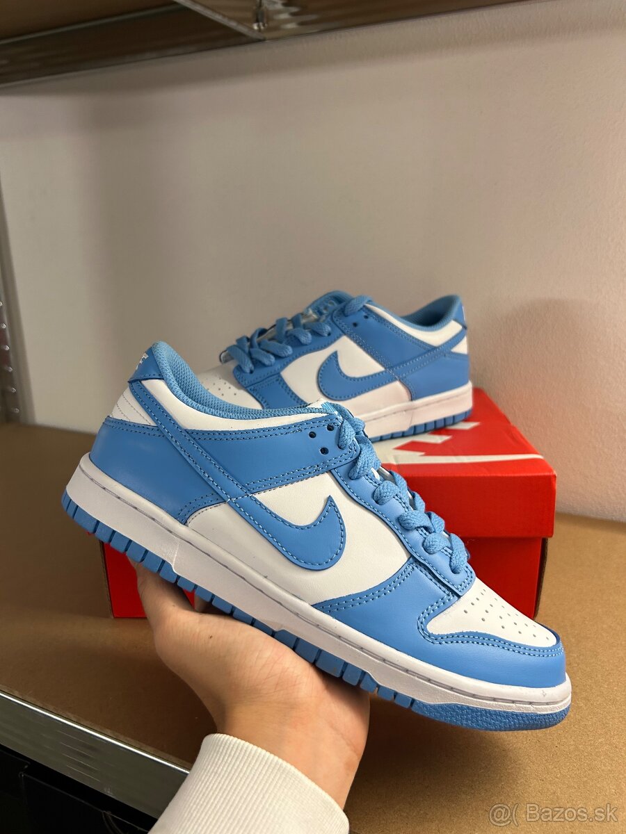 Nike Dunk Low UNC