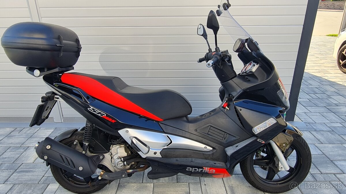 Aprilia SR max 300