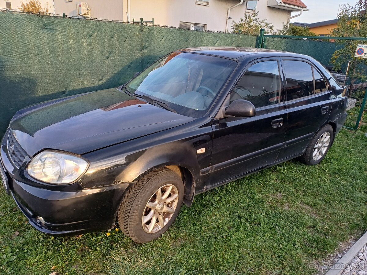 Hyundai accent 1.3 2005 na opravu/diely