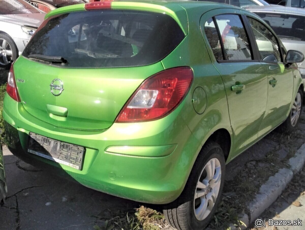 Opel Corsa D 1.2 2012 predám DVERE,  MOTOR A12XER  PREVODOVK