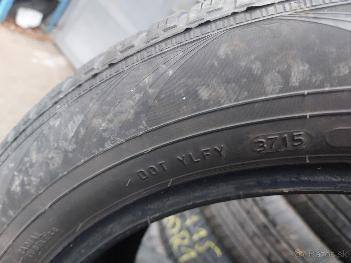 Predam zimne pneu 4x 245/50R19 Nokian rft