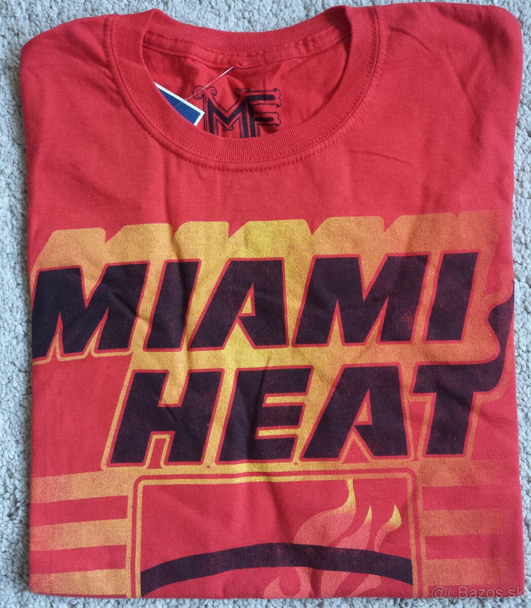 Tricko MIAMI HEAT red , velkost S , uplne nove s visackami