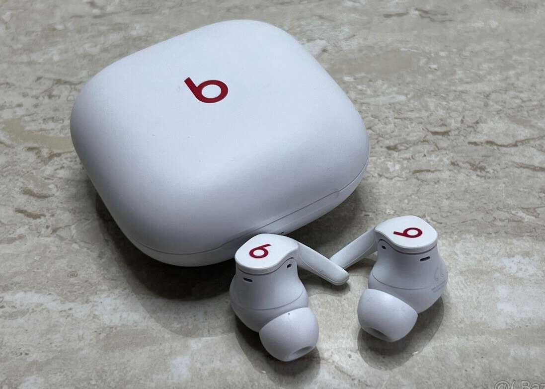 Beats Fit Pro, white