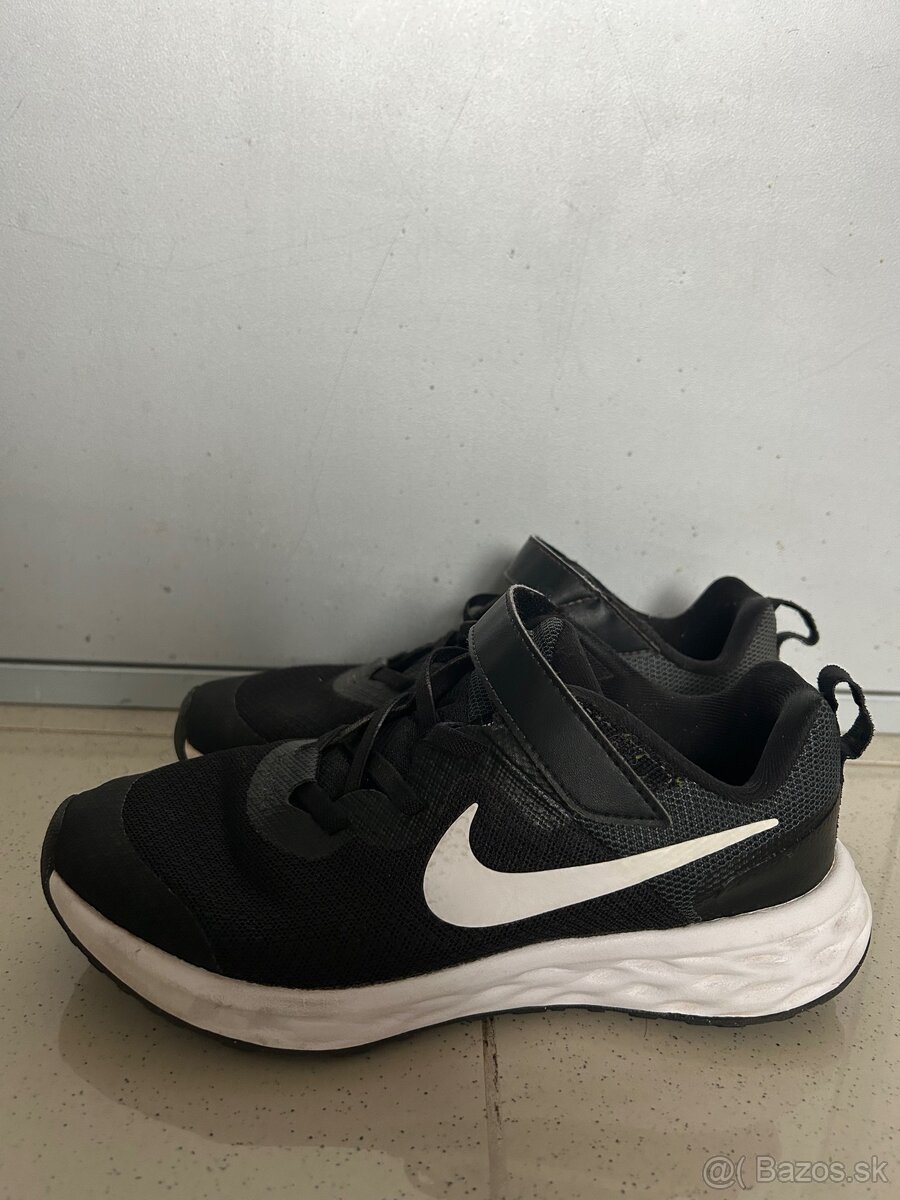 Detske tenisky NIKE vel. 34